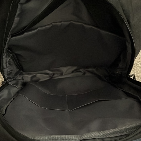 Black backpack - Picture 7 of 7